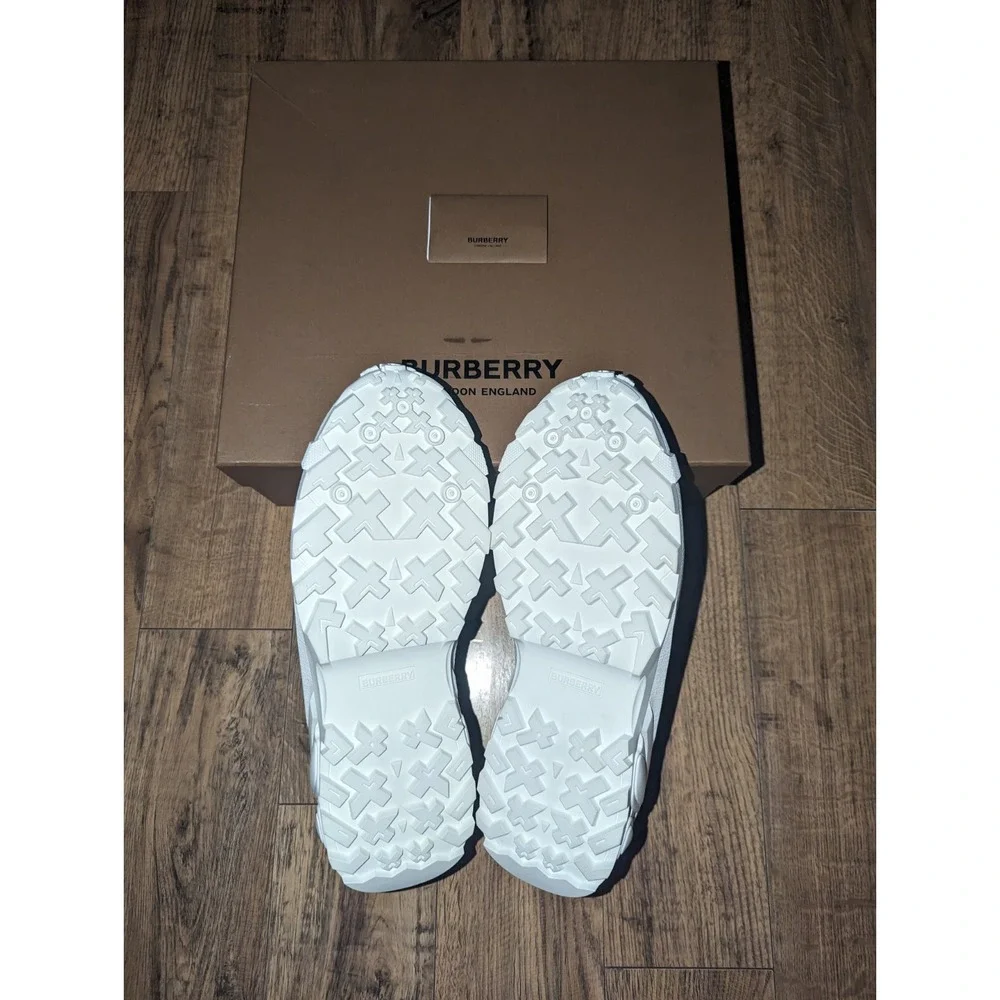 Burberry elevate your